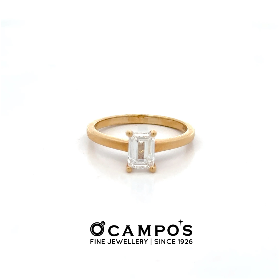 Viéne Lab-grown Emerald cut Engagement Ring