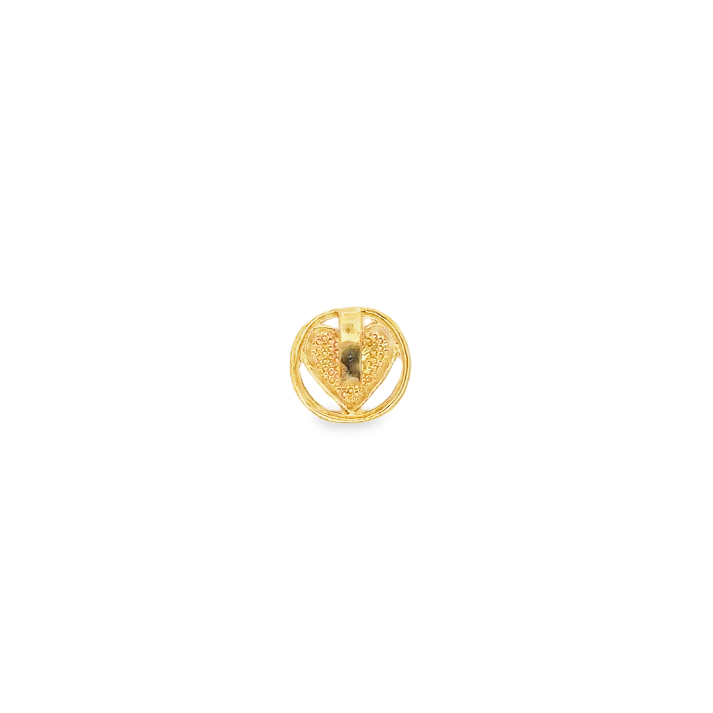 Kynthia 18 Karat Yellow Gold Round Pendant With Heart Diamond Cut Design
