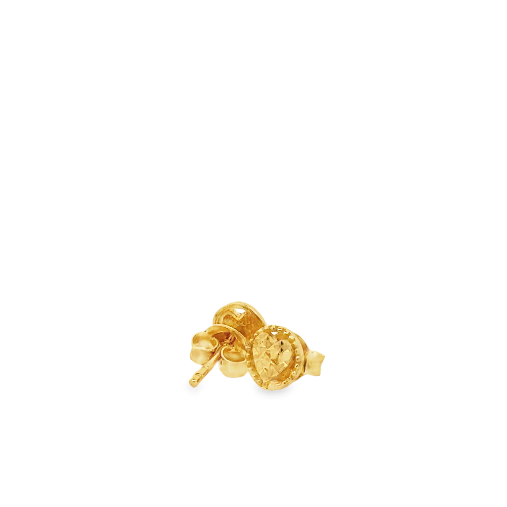 Andria 18 Karat Yellow Gold Stud Earring Round With Heart Diamond Cut Design