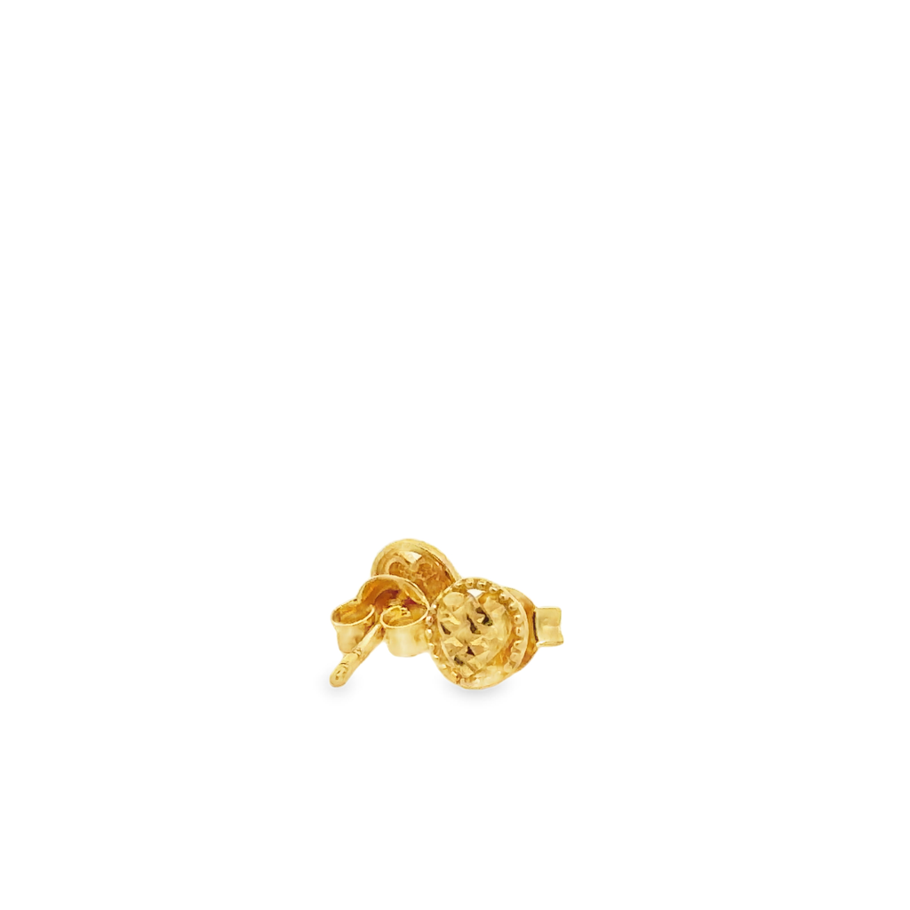 Andria 18 Karat Yellow Gold Stud Earring Round With Heart Diamond Cut Design