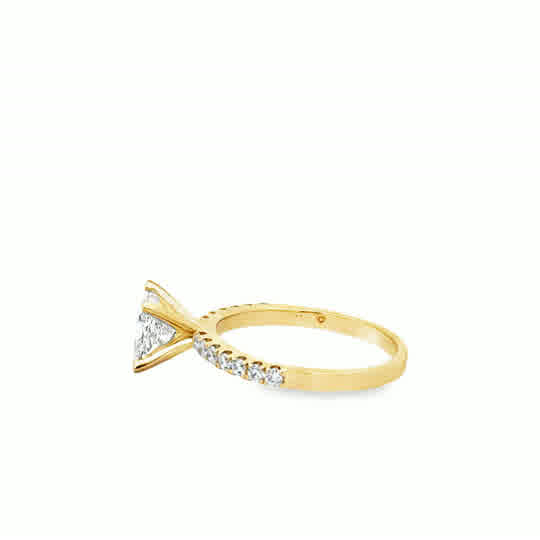 Anastasia 18 Karat Yellow Gold Ring
